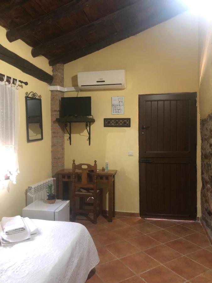 La Casa Del Marques Guest House Logrosan Bagian luar foto
