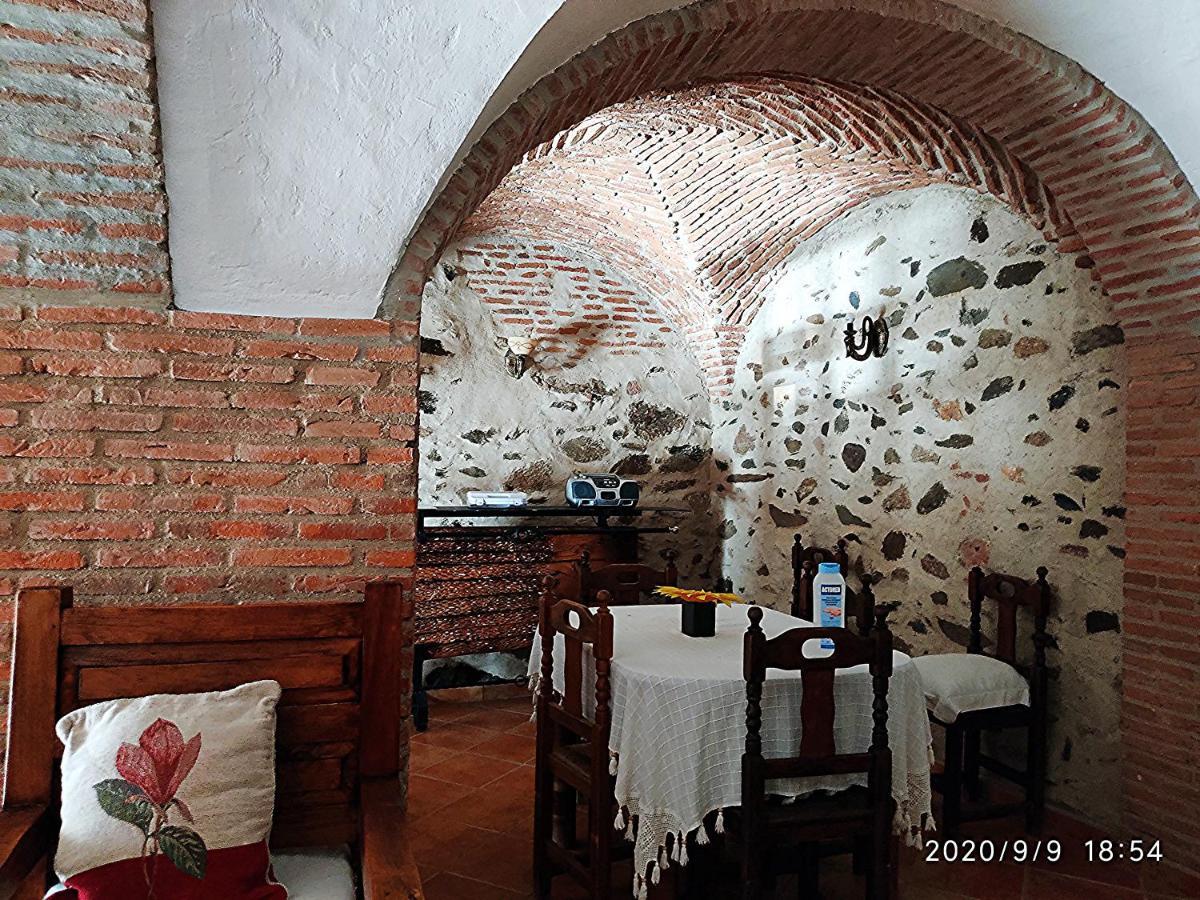 La Casa Del Marques Guest House Logrosan Bagian luar foto