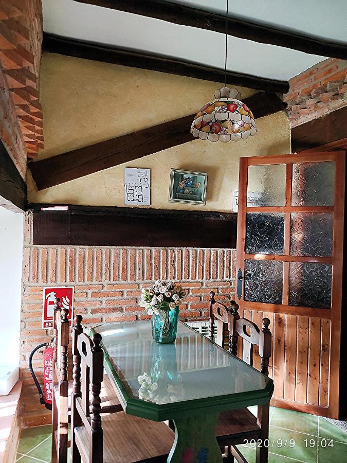 La Casa Del Marques Guest House Logrosan Bagian luar foto