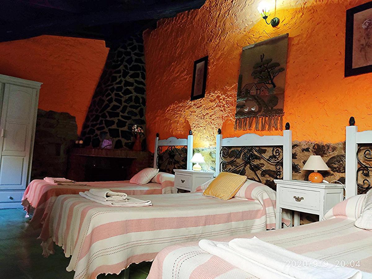 La Casa Del Marques Guest House Logrosan Bagian luar foto