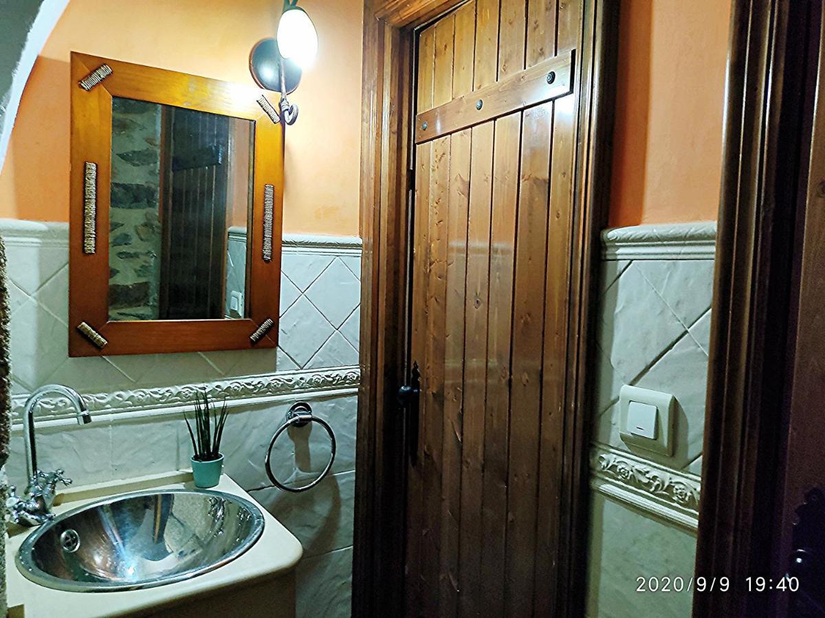 La Casa Del Marques Guest House Logrosan Bagian luar foto