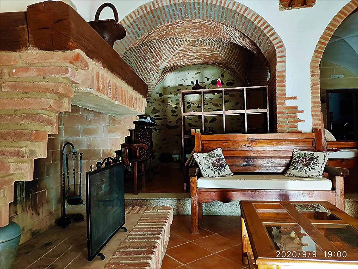 La Casa Del Marques Guest House Logrosan Bagian luar foto