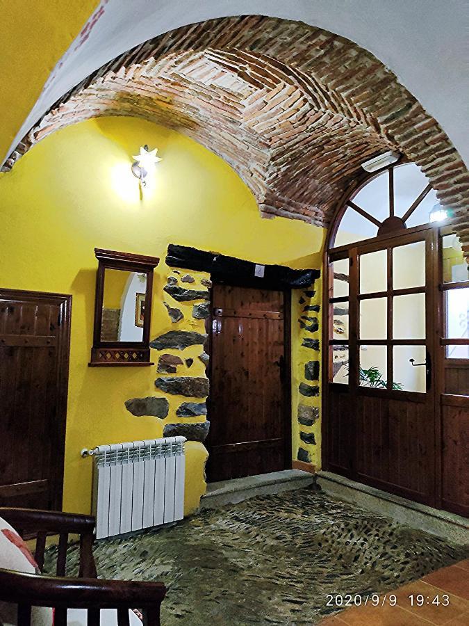 La Casa Del Marques Guest House Logrosan Bagian luar foto