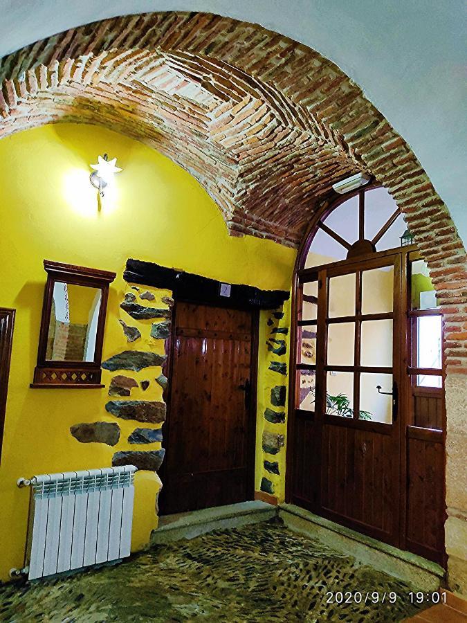 La Casa Del Marques Guest House Logrosan Bagian luar foto