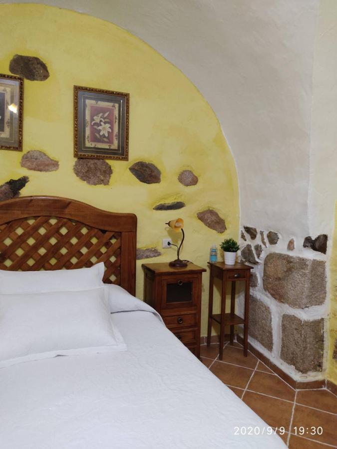 La Casa Del Marques Guest House Logrosan Bagian luar foto