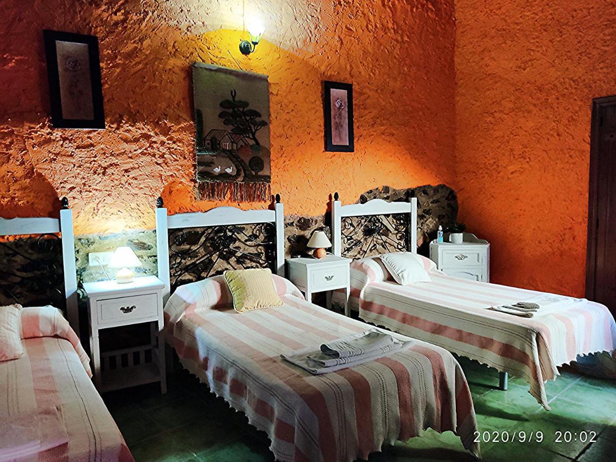 La Casa Del Marques Guest House Logrosan Bagian luar foto