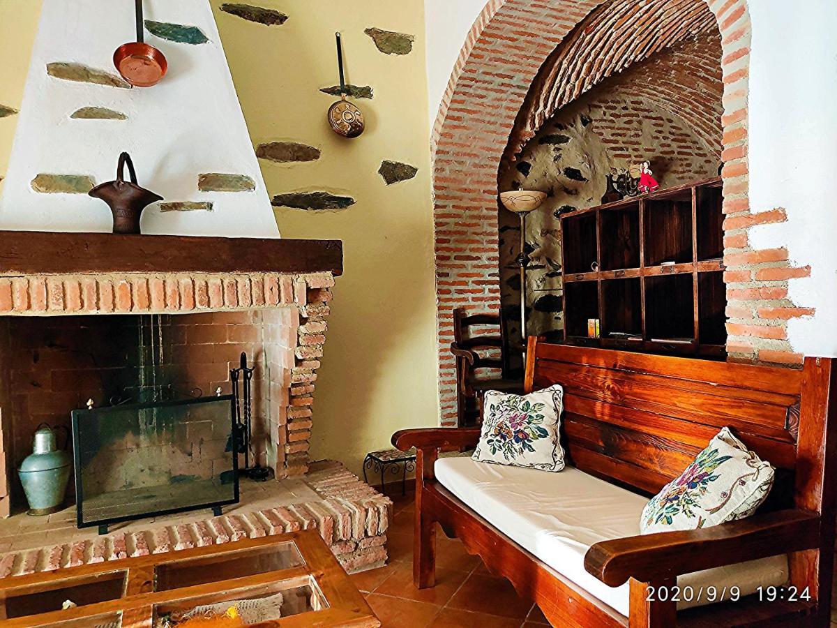 La Casa Del Marques Guest House Logrosan Bagian luar foto
