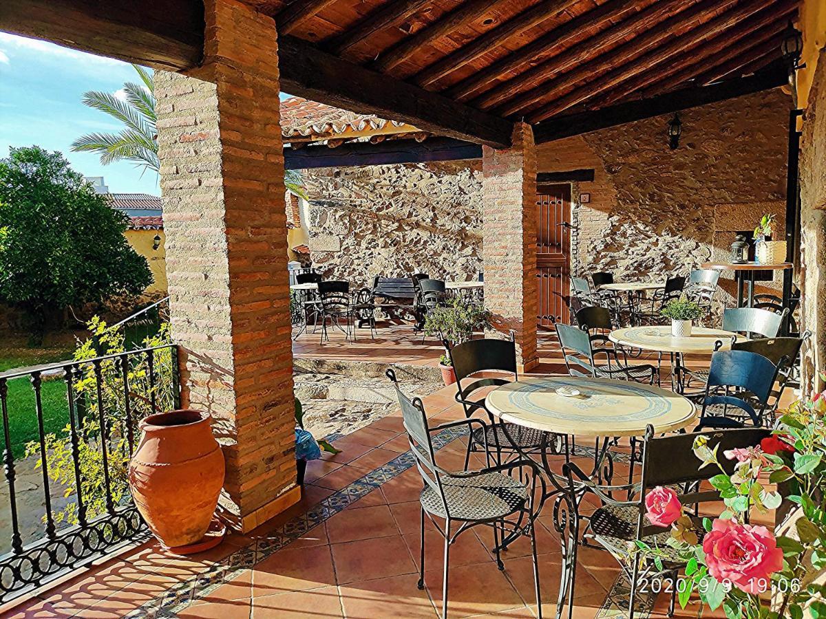 La Casa Del Marques Guest House Logrosan Bagian luar foto