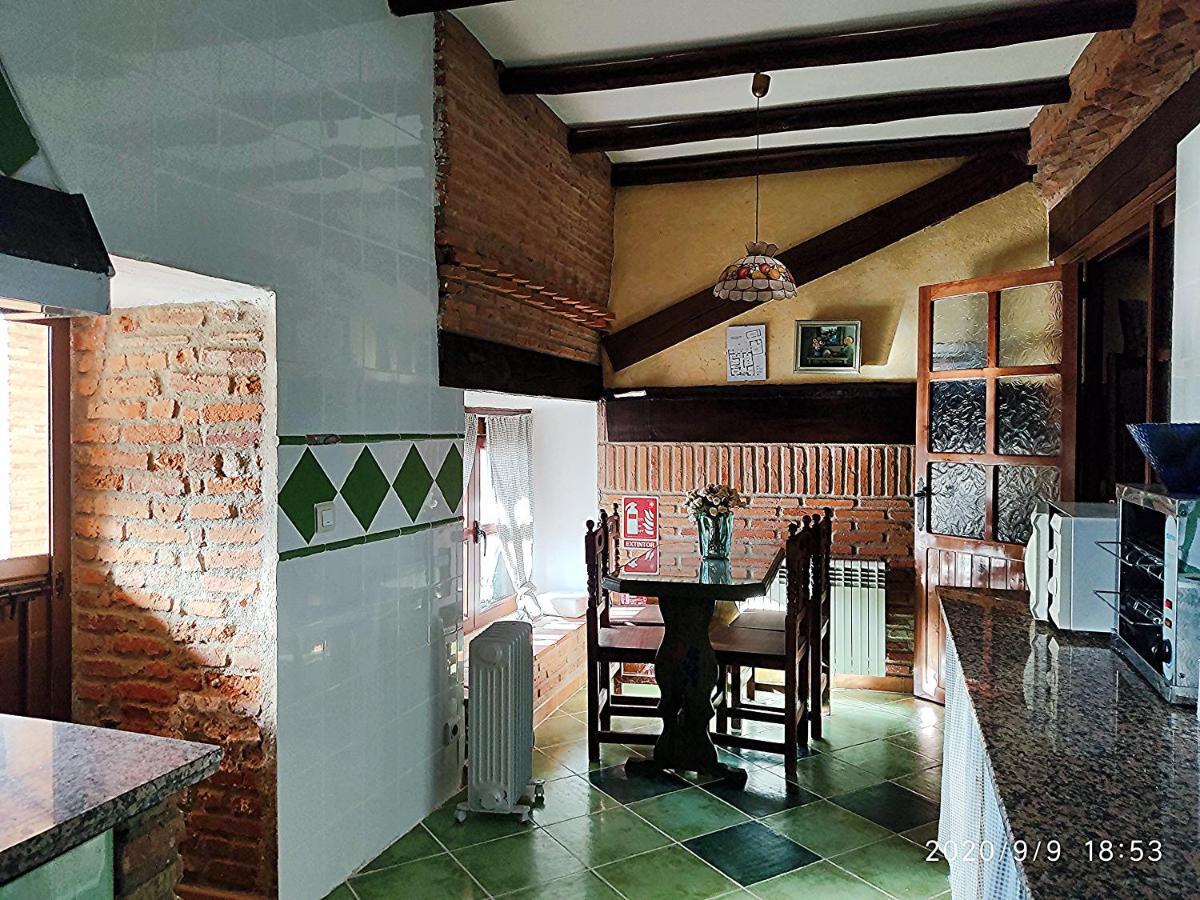 La Casa Del Marques Guest House Logrosan Bagian luar foto