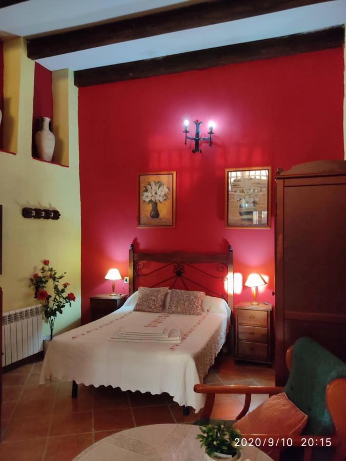 La Casa Del Marques Guest House Logrosan Bagian luar foto