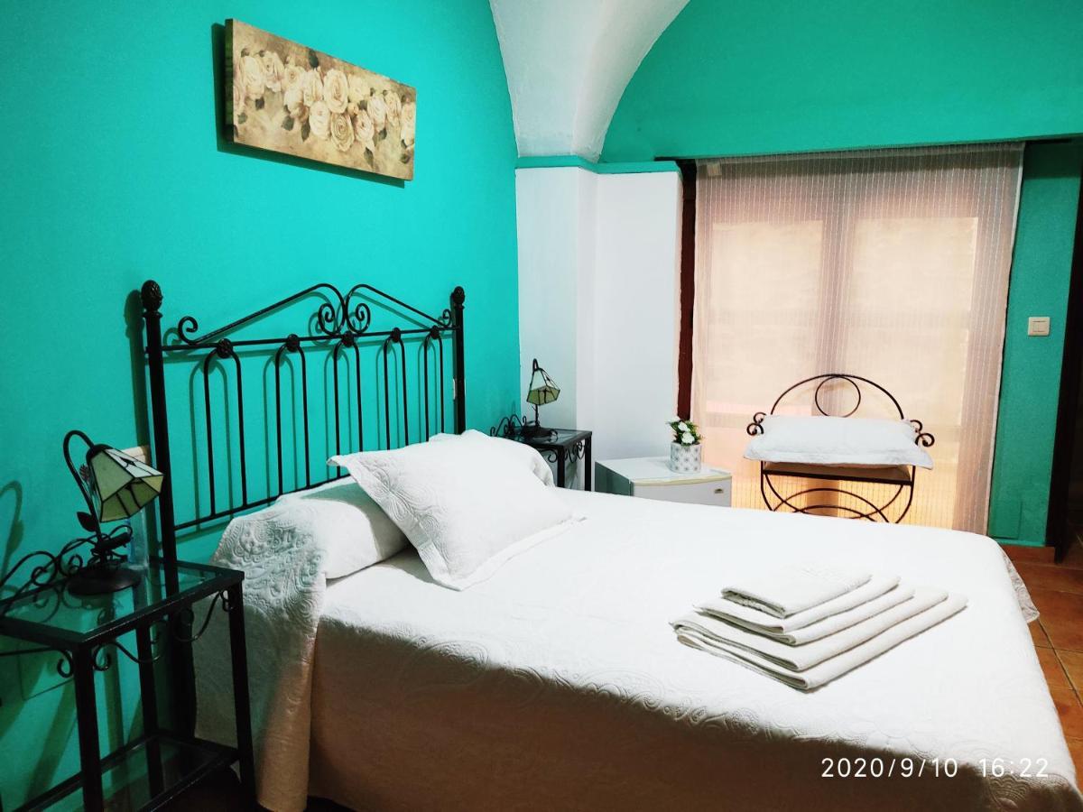 La Casa Del Marques Guest House Logrosan Bagian luar foto