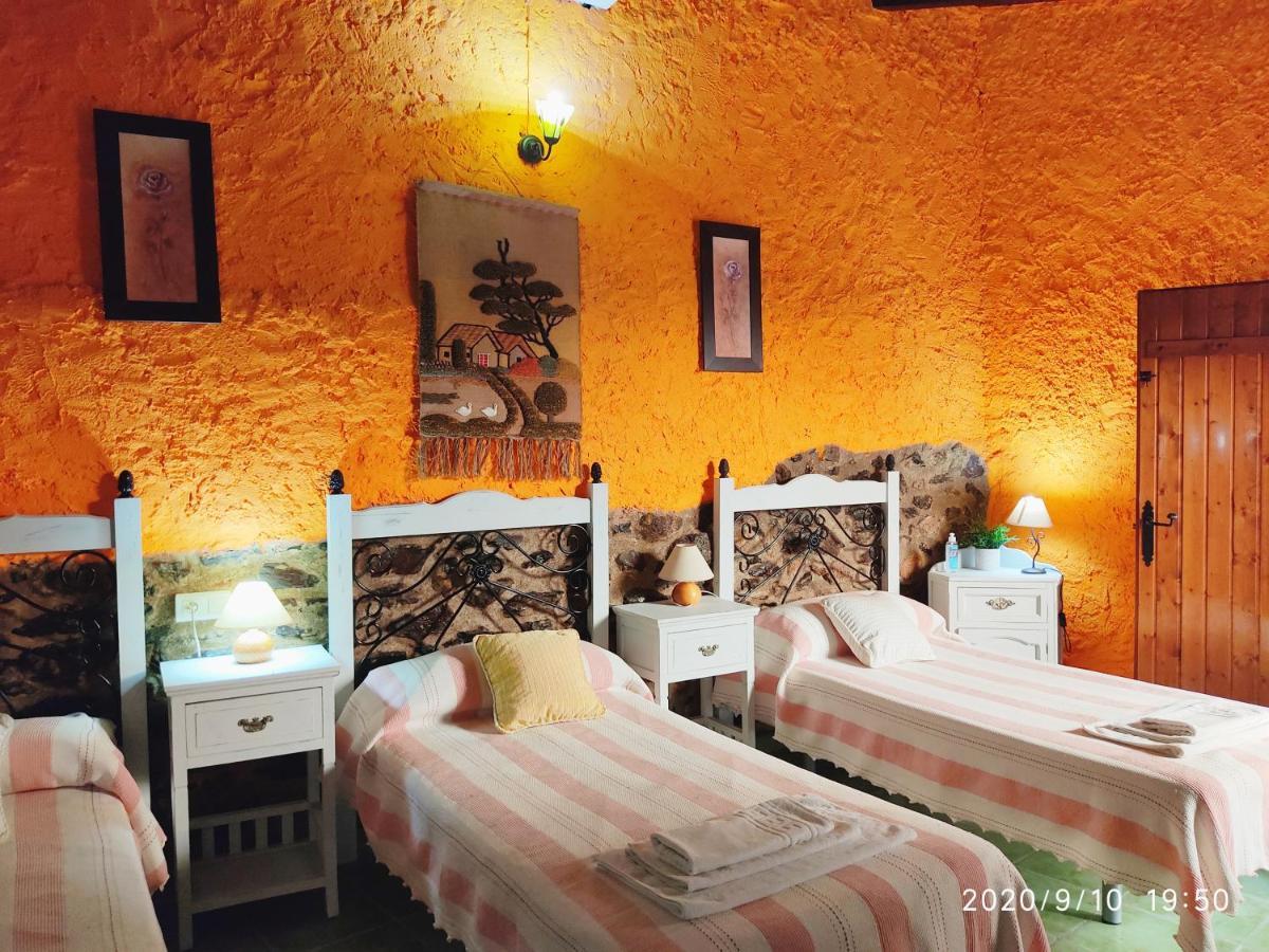 La Casa Del Marques Guest House Logrosan Bagian luar foto